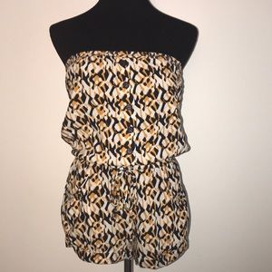 Forever 21 adorable shorts romper with pockets